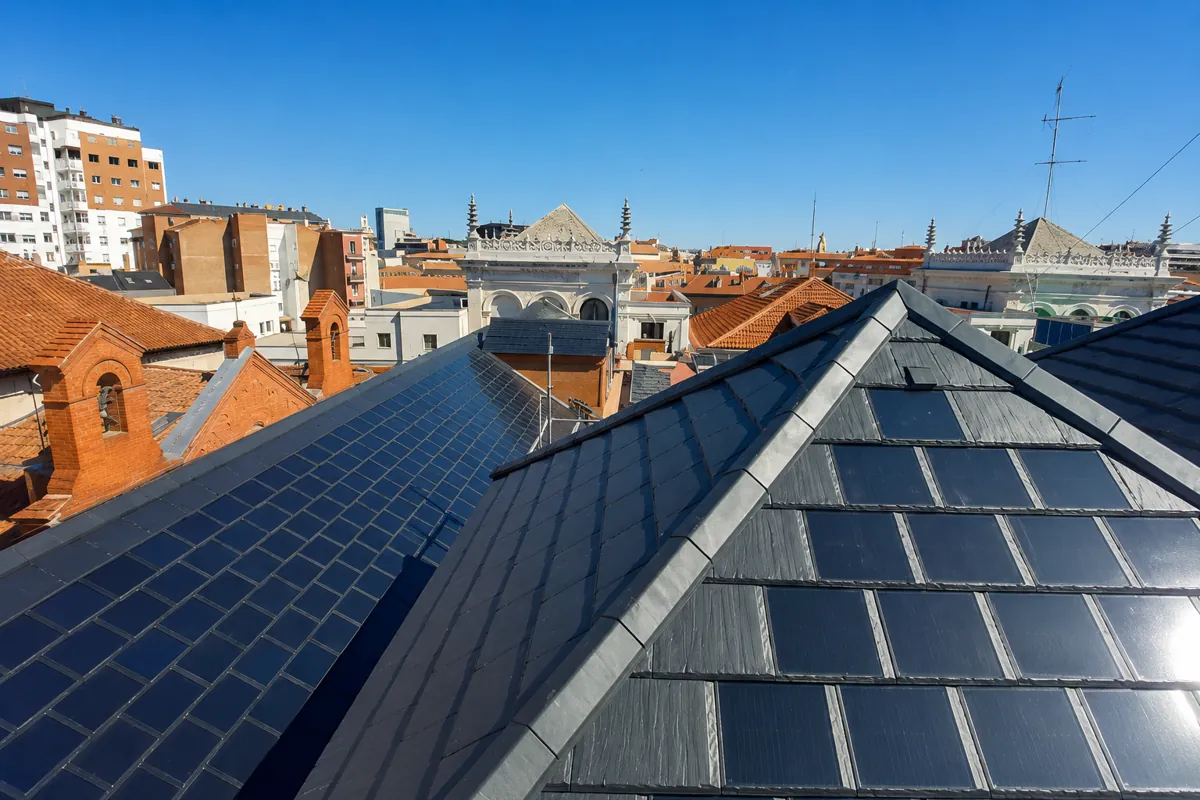 azotea_soleada_sobre_ciudad_mediterránea_1200