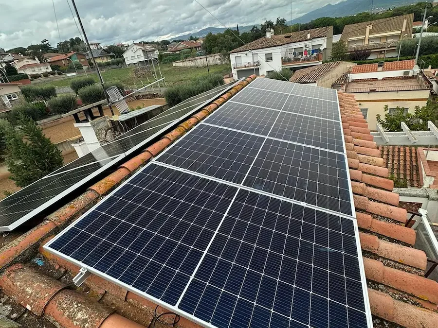 Planta Fotovoltaica domèstica a Canovelles